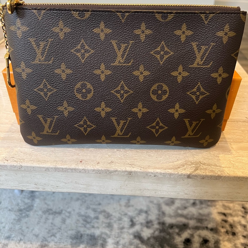 Louis Vuitton Monogram Canvas Key & Card Holder Brown with Gold Hardware - Picture 2 of 9